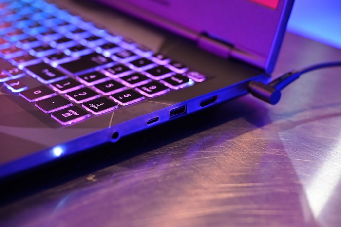 MSIゲーミングノート「Cyborg 15/17 B2RW」×『サイバーパンク2077』で叶える、本物の“没入(ジャック・イン)”。最高のプレイ環境で、コスプレイヤーと共にナイトシティを駆けてきた