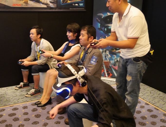 ワイワイ盛り上がる『THE PLAYROOM VR』体験レポ―PlayStation VRを5人でマルチプレイ！