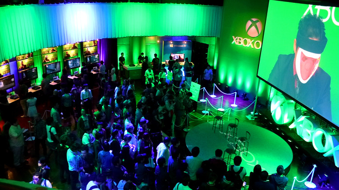 大混雑の「Xbox One 大感謝祭 2015」会場模様をフォトレポート！