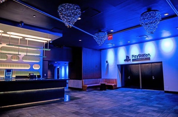 NYタイムズスクエアの有名劇場が「PlayStation Theater」としてリニューアルオープン