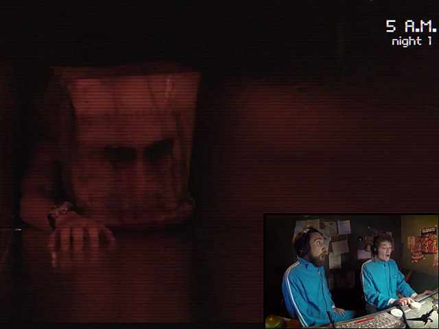 『Five Nights at Freddy』の警備体験を現実で再現！―不気味な怪人がじわじわと迫る