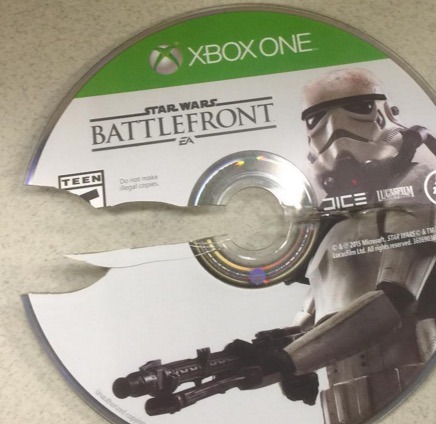 米国人気シンガーが『Star Wars: Battlefront』ディスクを破壊してゲーム批判、ユーザーから非難の声も