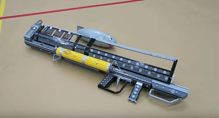 そこまでやるか！『Fallout』のミニ核弾頭武器「Fat Man」をレゴで構築