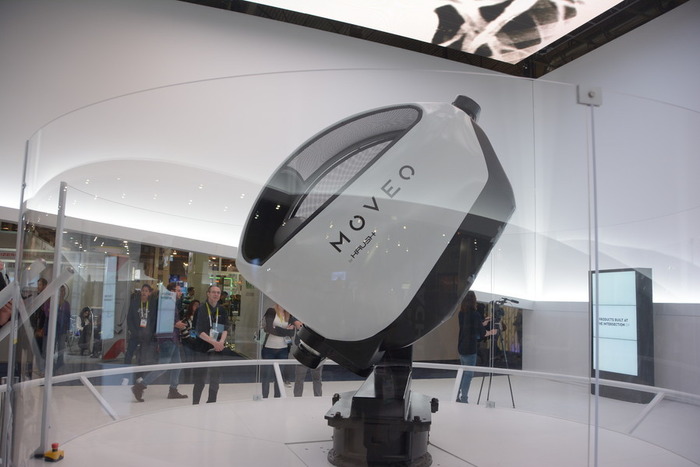 360度回転のVR体感ゲーム筐体「Moveo」がCESで披露