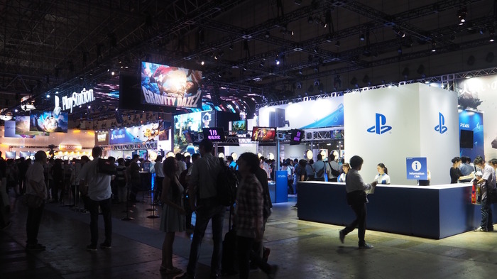 【TGS 2016】コンパニオンさんに隠された秘密とは…！熱気渦巻くSIEブースフォトレポート