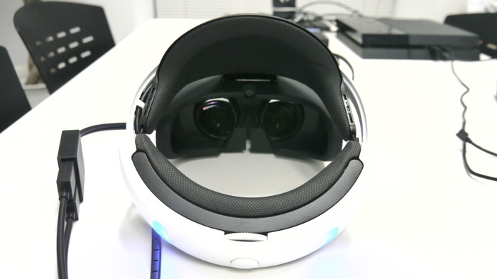 PlayStation VRが編集部に到着！早速開けてみた