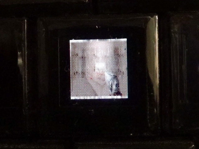 キーボードのキートップで『Doom 2』を動作させる映像が登場！―48x48ピクセルの極小画面