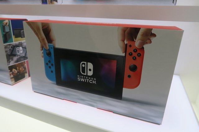 ニンテンドースイッチ本体・ジョイコン・周辺機器・パッケージをチェック!【フォトレポート】