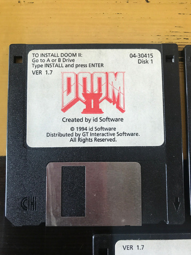 ジョン・ロメロが『DOOM II』レアなオリジナルフロッピーをeBayに出品