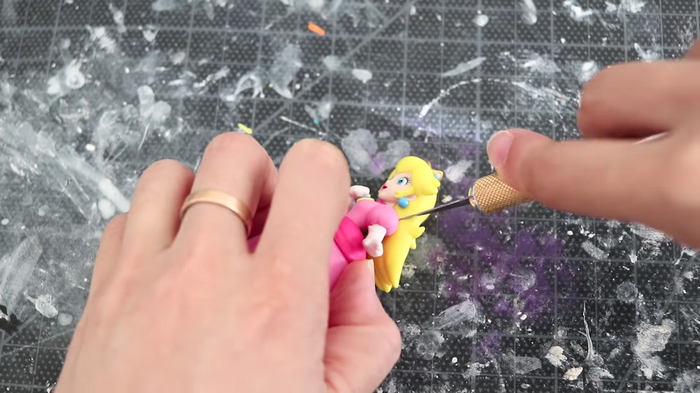 仕事が早い！海外DIY系YouTuberが「クッパ姫」改造Amiiboの制作ムービーを披露