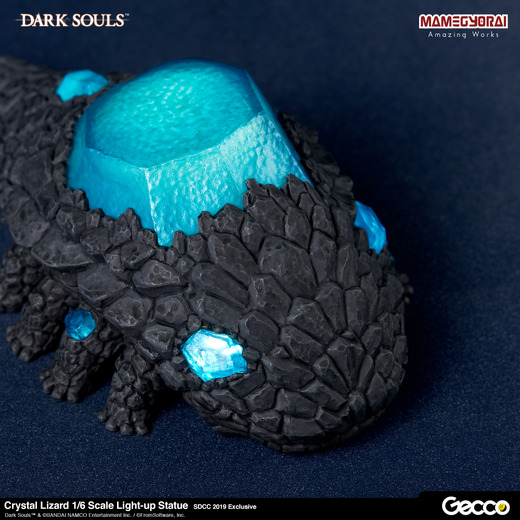 「DARK SOULS：石守 結晶トカゲ 1/6スケール ライトアップスタチュー」が「豆魚雷」流通で国内販売決定！