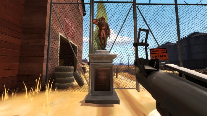 『Team Fortress 2』新型コロナで亡くなった参加声優Rick May氏を讃える像がアップデートで追加