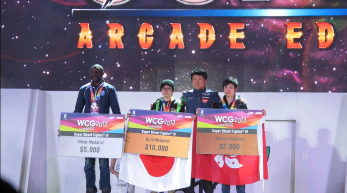 世界最大級のe-SportsイベントWCG 2013レポート ― 『スパIV AE』でふ~ど選手が優勝!