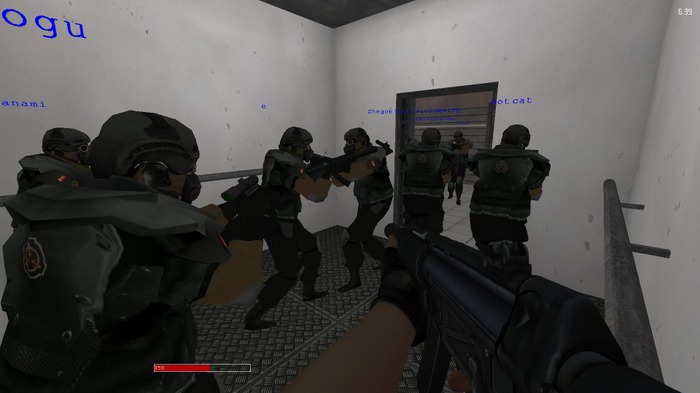 最大64人での協力マルチSCPホラー『SCP:Containment Breach Multiplayer』脱走者、兵士、怪物が入り混じったカオスな施設で勝ち残れ！【爆レポ】