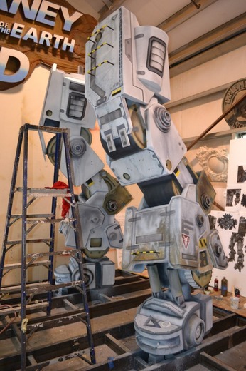 全高6メートル! ドイツに現れた『Titanfall』等身大タイタンの制作風景が公開される