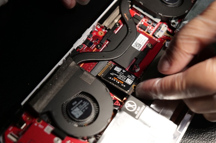 ハンドヘルドゲーミングPCの容量不足にはWD_BLACK SN770M NVMe™SSDを換装せよ!ゲーミングドクター響の天才的SSDオペテクニックでスパッと解決!