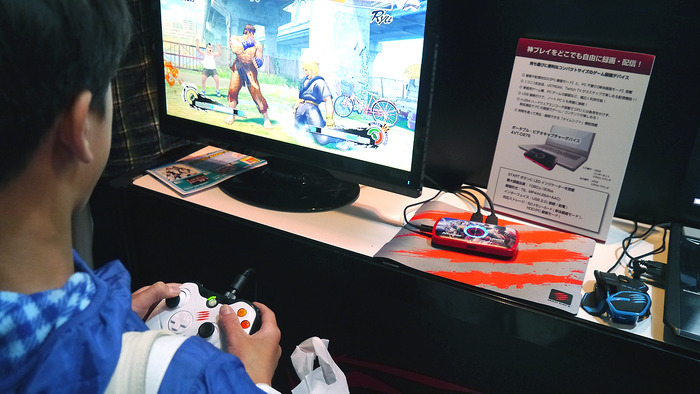 【TGS2014】GamerBeeやボンちゃん選手が登場、『ウルIV』コラボ製品も―AverMediaブースレポ