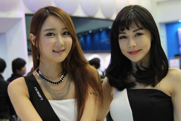 G-STAR 2014、会場を彩った美人コンパニオンの写真464枚を一挙公開