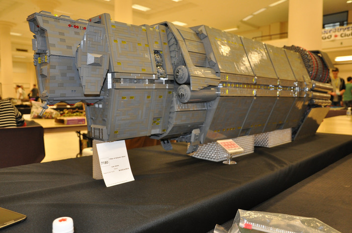 『Halo』の宇宙巡洋艦オータムをレゴで再現、3.5年と7000ドルを費やす超大作