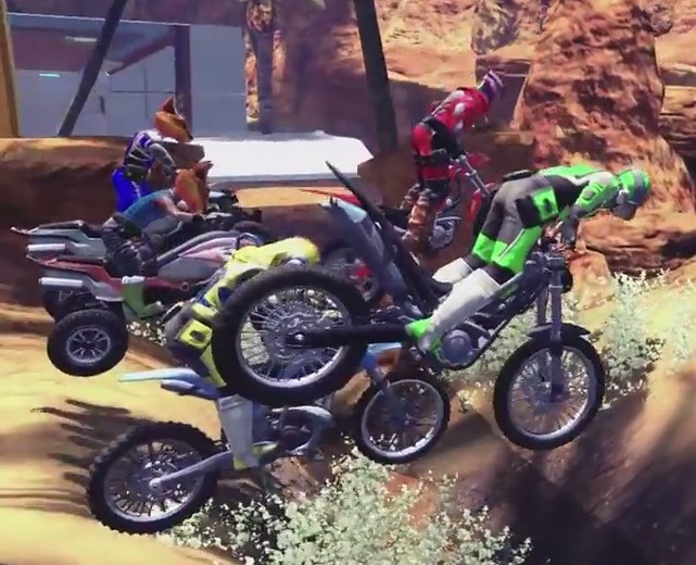 『Trials Fusion』にマルチプレイ機能が無料追加、アクシデントだらけの白熱レース映像も