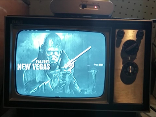 『Fallout: New Vegas』を超レトロな白黒テレビでプレイしたら……