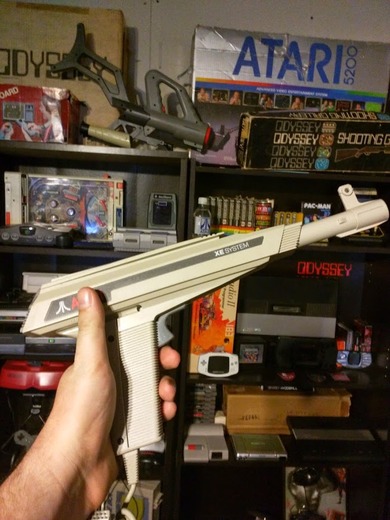 「ガンコン」の系譜を語る歴史的フォトアルバム―スーパースコープからNES Zapperまで網羅!