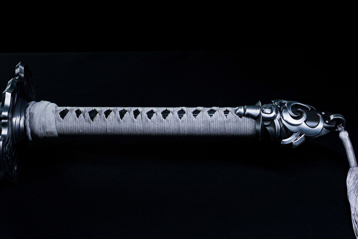 あなたもヨルハ部隊員になれる!『ニーア オートマタ』実物大2Bの剣「白の契約」が6月6日予約開始