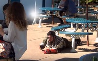 通行人にバレまくる！『MGS V: TPP』Mega64制作の新作パロディ映像 画像