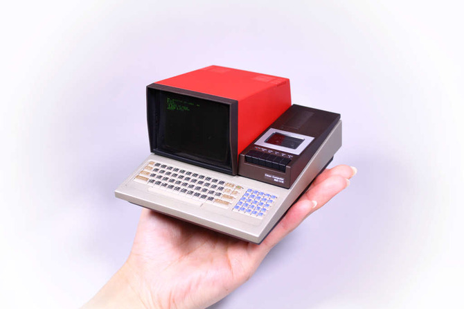 1979年のPC「MZ-80C」が1/4サイズで復活！ 最新のBASIC環境や