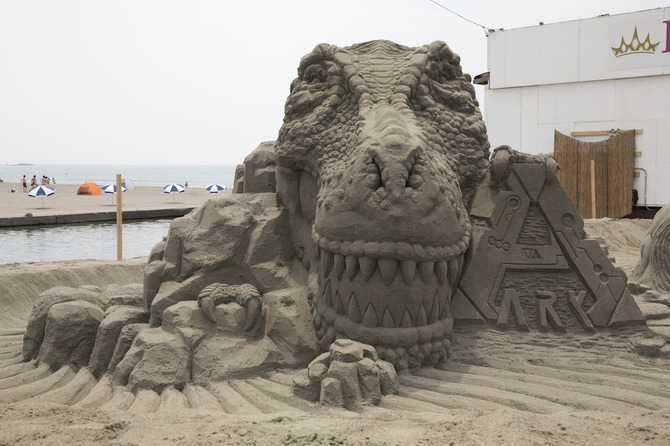Ps4版 Ark Survival Evolved 巨大なt Rex砂像が鎌倉の海岸に出現 プレゼント付きsnsキャンペーンも Game Spark 国内 海外ゲーム情報サイト