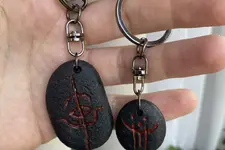 『Bloodborne』のカレル文字を刻んだお手製キーホルダーを狩人たちが称賛「鍵をなくさない効果が3%上がりそう」