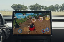 車内でゲームが遊べる「Tesla Arcade」開発のテスラが新たにゲーム専門スタッフを募集中 画像