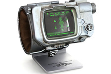 ドラマ版『Fallout』に登場する「Pip-Boy」の実物大レプリカが海外で予約開始! 画像